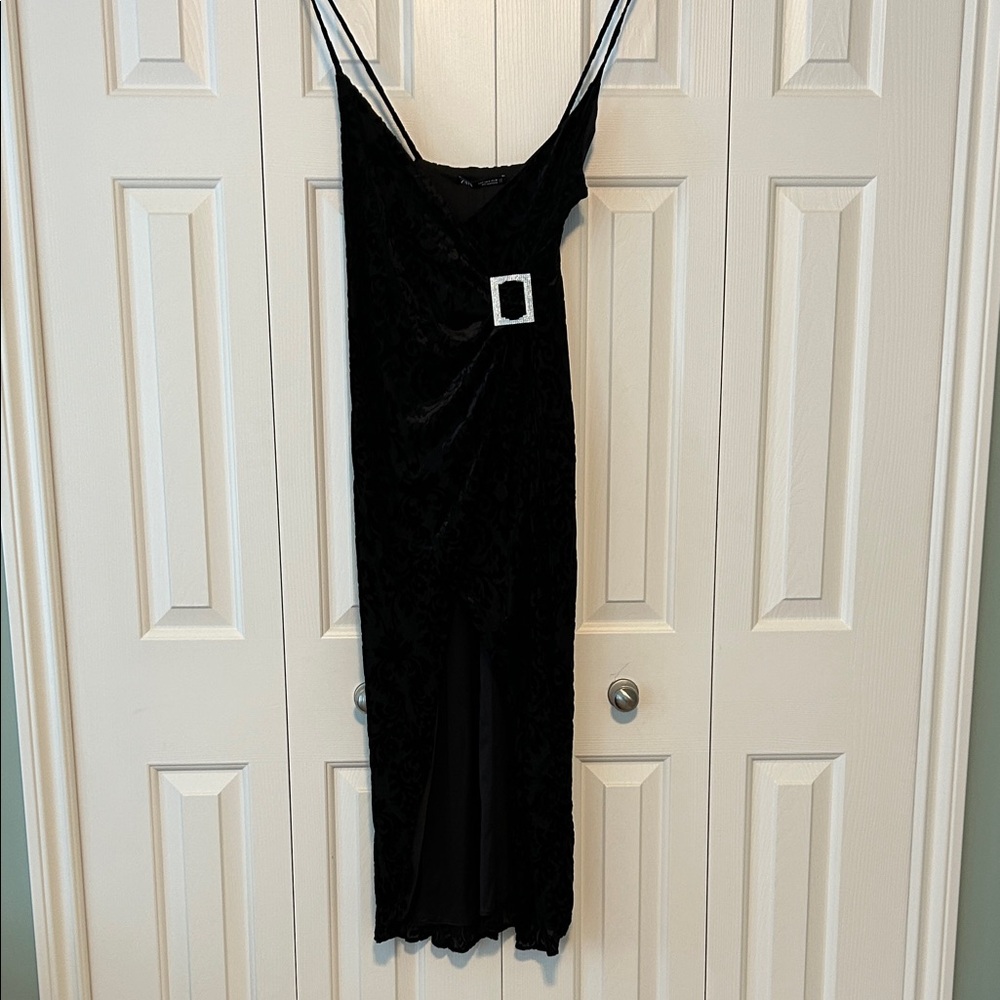 Zara Elegant Black Strapless Dress with Buckle